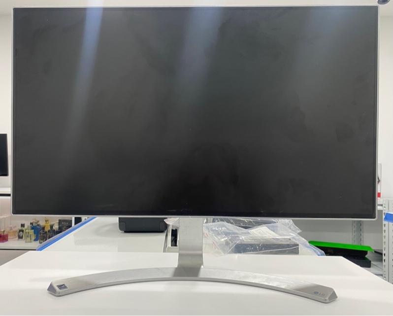 Màn hình LG 24MP88HM-S - 24 inch - 60HZ - Màu trắng - Màn ám hồng, ố vàng - FullBox