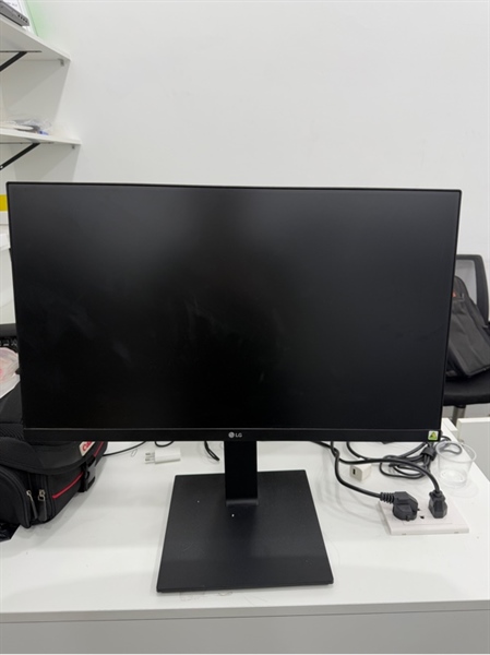 Màn hình LG 24QP550-B - 24 inch - Độ phân giải 2560x1440 - 75Hz - Màu đen - Ngoại hình 98% - Màn ám hồng nhẹ , tối viền nhẹ- Kèm nguồn , Hdmi , pad
