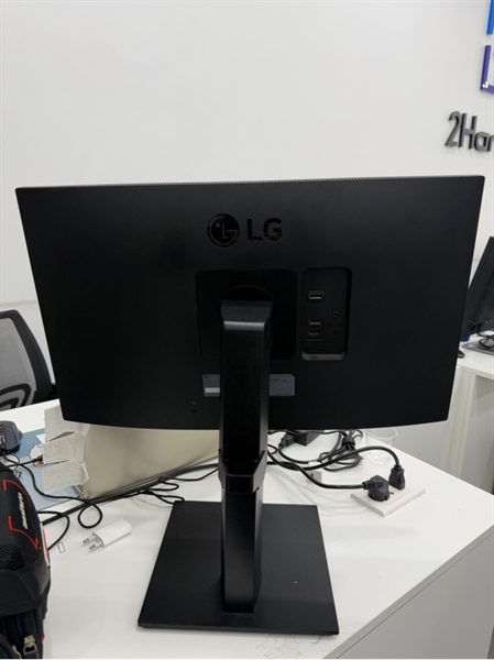 Màn hình LG 24QP550-B - 24 inch - Độ phân giải 2560x1440 - 75Hz - Màu đen - Ngoại hình 98% - Màn ám hồng nhẹ , tối viền nhẹ- Kèm nguồn , Hdmi , pad 1