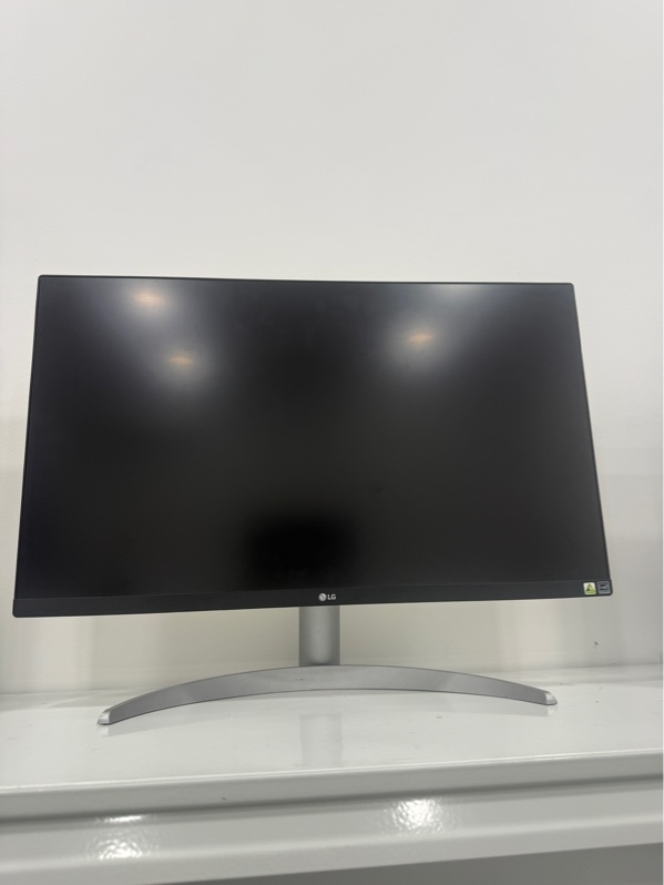 Màn hình LG 27UP600 - 27 inch - 4k - 60hz - Màu trắng - Ngoại hình 97% - Màn hồng viền nhẹ , lưng hơi ố - Kèm nguồn