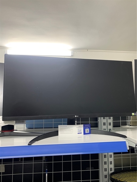 Màn hình LG Wide Monitor 29WQ500 - Màu đen - Ngoại hình: 98% - Màn trầy, ám xanh - Fullbox