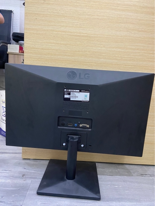 Màn Hình Máy Tính LG 20MK400H-B - 19,5 inch - Độ Phân Giải HD,60Hz - Màu đen - Ngoại hình: 97% - Màn ám, nhựa cũ - Kèm nguồn + HDMI