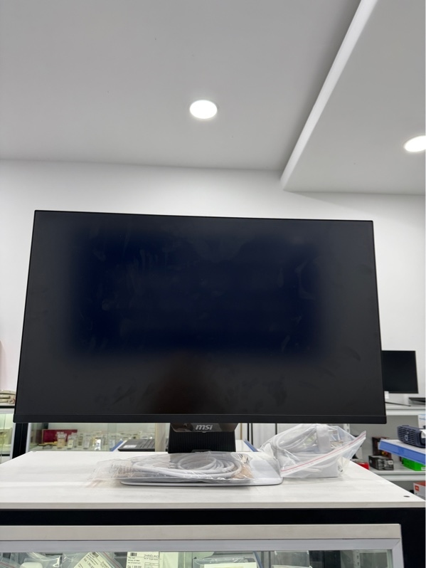 Màn hình MSI MPG 274URDFW E16M - 27inch - 4k - 160hz - Màu trắng - Ngoại hình 98% - Kèm nguồn , HDMI , chân đế , dây c-c