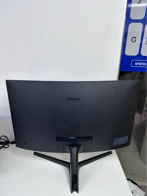 Màn hình Samsung C27R500FHE (27 inch cong) - Nền VA/ full hd/ 60 hz - Màu đen - Ngoại hình 98% - ám vàng nhẹ - Kèm nguồn, chân