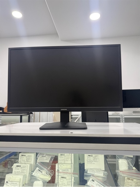 Màn hình Samsung LS22A330NHEXV - 21.5 inch - FullHD - 60Hz - Màu đen - Ngoại hình 97% - Màn ám hồng , chết pixel , màn trầy - Kèm nguồn
