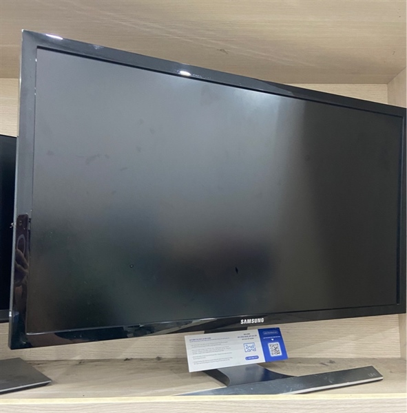 Màn hình Samsung LU28E590DSIXV - Màu đen - Ngoại hình: 97% - 1 chấm điểm chết, viền ám vàng - Body
