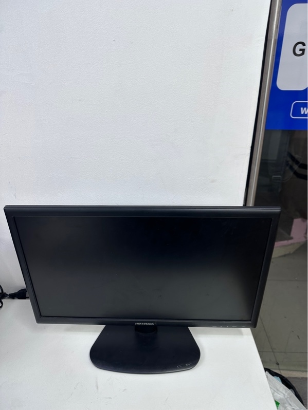 Màn hình văn phòng HIKVISIOn DS-D5022QE-E - FullHD/ 60hz/ LED/ 21.5 inch - Màu đen - Ngoại hình 97% - 1 đốm phản quang, ám hồng - Body