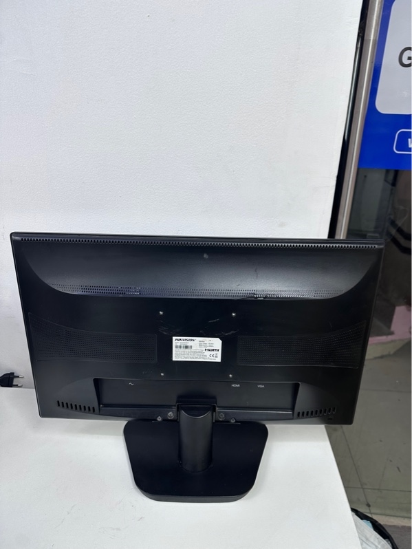 Màn hình văn phòng HIKVISIOn DS-D5022QE-E - FullHD/ 60hz/ LED/ 21.5 inch - Màu đen - Ngoại hình 97% - 1 đốm phản quang, ám hồng - Body