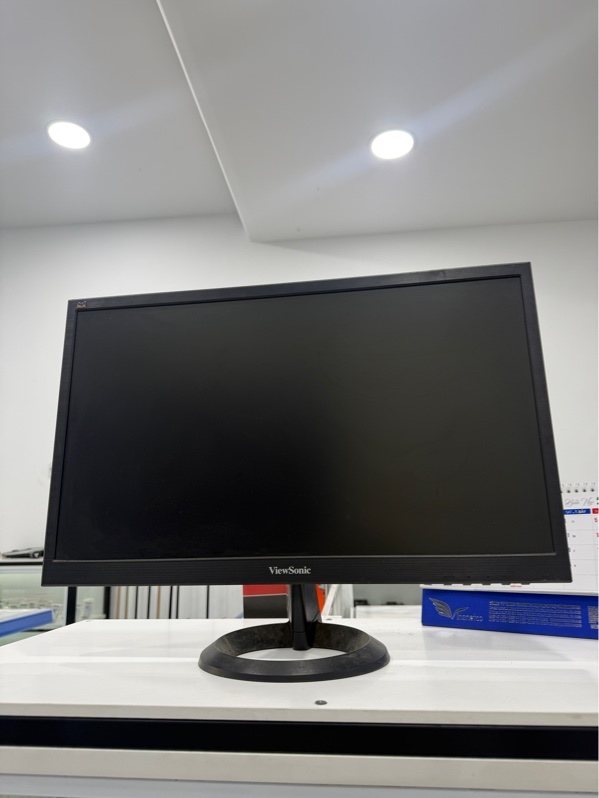 Màn hình Viewsonic VA2261H-2 - 22 inch - Màu đen - Ngoại hình xấu - bụi nhiều, dính dơ, màn ố vàng, tối góc phải nút vật lí trên màn không bấm được - Body - KHÔNG BẢO HÀNH