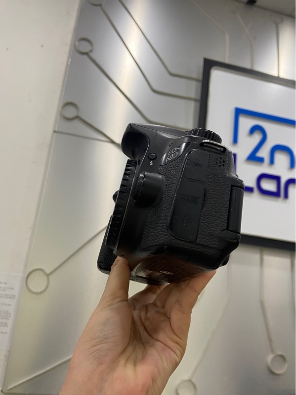 Máy ảnh Cannon EOS 60D - Màu đen - Ngoại hình: 97% - Kèm túi + 1 pin