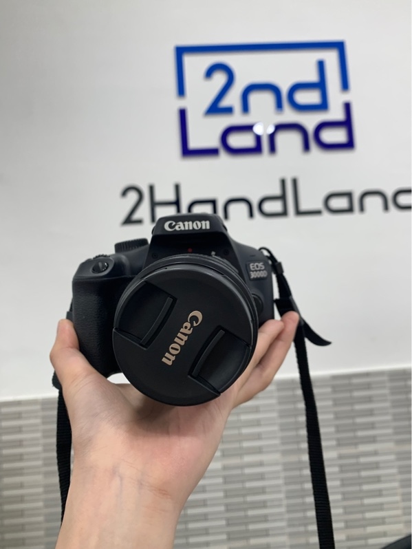 Máy ảnh Canon 3000D - 9K6 shot - Màu đen - Ngoại hình: 98% - Màn ám vàng - Kèm sạc + túi lens kit 18 - 55mm