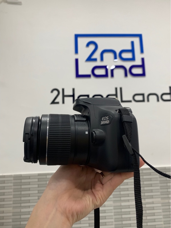 Máy ảnh Canon 3000D - 9K6 shot - Màu đen - Ngoại hình: 98% - Màn ám vàng - Kèm sạc + túi lens kit 18 - 55mm