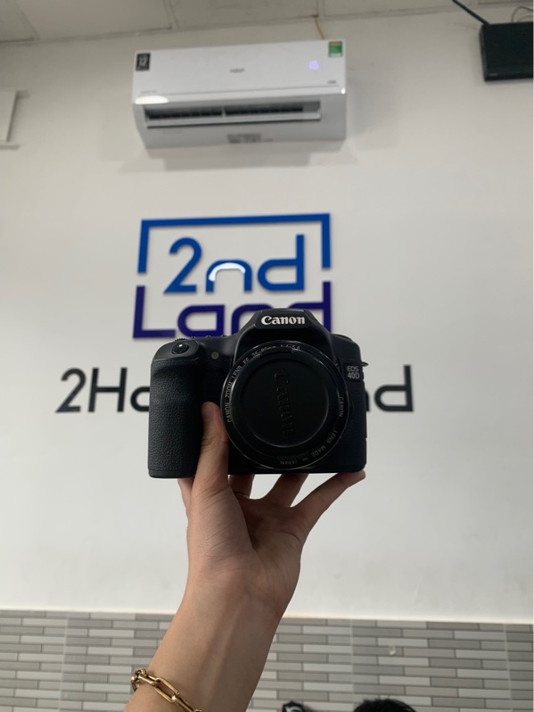 Máy ảnh Canon 40D - 5k5 shot - Màu đen - Ngoại hình: 96% - Màn ám hồng - Kèm 1 pin + sạc + thẻ CF + lens Canon EF 35-80mm F4-5.6