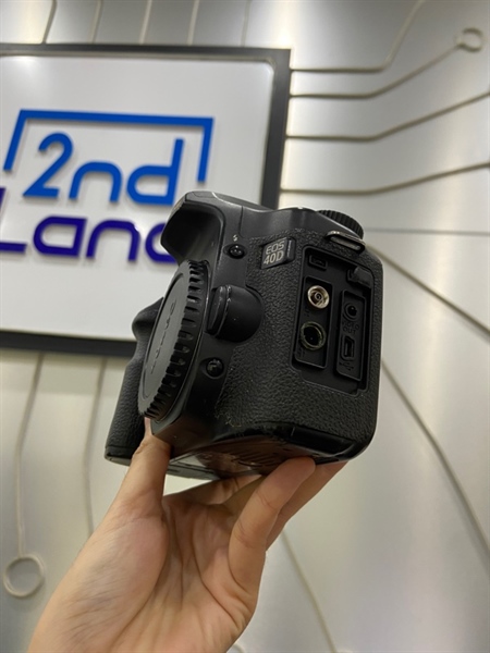 Máy ảnh Canon 40D - Màu đen - Ngoại hình: 97% - mất đệm cao su, gương lật bụi - Kèm 2 pin + thẻ CF 4GB 1