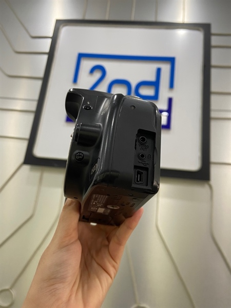 Máy ảnh Canon 450D - Màu đen - Ngoại hình: 97% - Mất nắp cổng kết nối, bụi trong ống ngắm, màn ám vàng, loạn nút trái phải - Body - Không sạc - Không pin 1