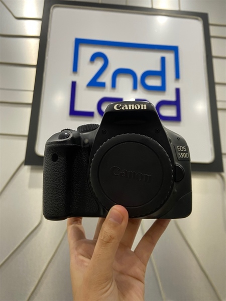 Máy ảnh Canon 550D - Màu đen - Ngoại hình: 98% - Kèm 1 pin + sạc