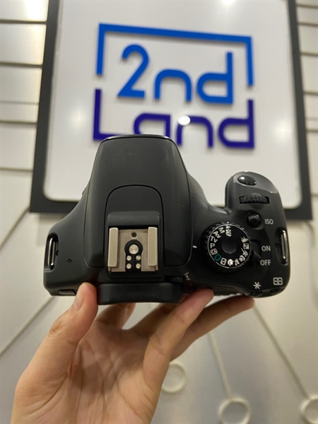 Máy ảnh Canon 550D - Màu đen - Ngoại hình: 98% - Kèm 1 pin + sạc 1