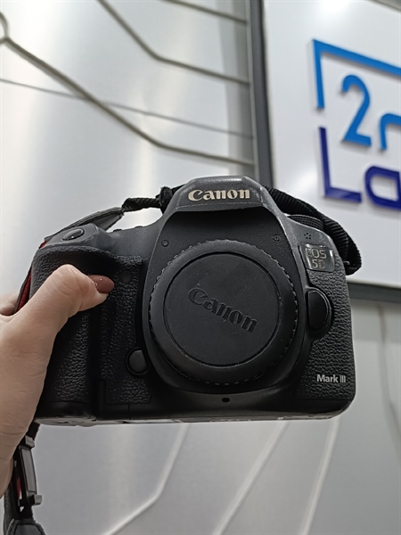 Máy ảnh Canon 5D - Mark 3 - ngoại hình 97% - kèm 2 pin + 1 sạc