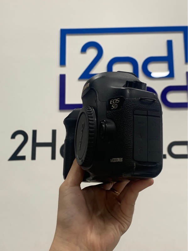 Máy ảnh Canon 5d3 - 315k shot - Màu đen - Ngoại hình: 96% - Kèm 2 pin + sạc