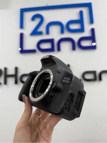 Máy ảnh Canon 600D - Màu đen - Ngoại hình 96% - Màn tối nặng, viewfinder bụi , mất cao su nắp che - Kèm sạc 1