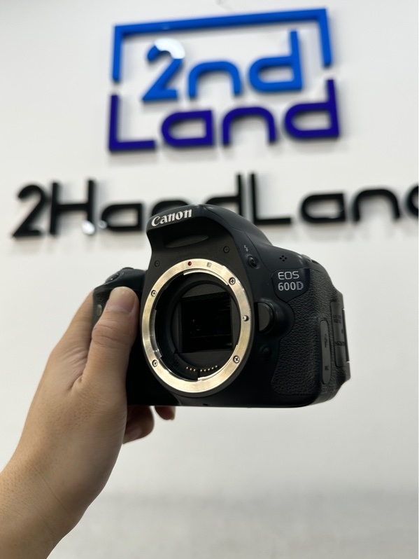 Máy ảnh Canon 600D - Màu đen - Ngoại hình 97% - Màn chết vài điểm pixel liti nhẹ - Kèm túi + Sạc + 1 Pin