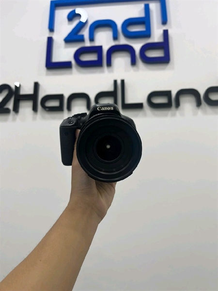 Máy ảnh Canon 600D - Màu đen - Ngoại hình 97% - màn tối nặng - Body - Kèm lens Tamron 18-270mm f/3.5-6.3 VC ( Tình trạng : bụi trong nhiều , bong cao su , lấy nét yếu , kẹt khẩu 100 270m + 3 Pin + 1 sạc + 1 thẻ 8GB