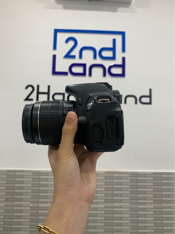 Máy ảnh Canon 650D - 52K shot - Màu đen - Ngoại hình: 97% - + ám hồng + tối viền - Kèm lens kit 18-55mm 1:3.5-5.6 IS II 1 pin + sạc