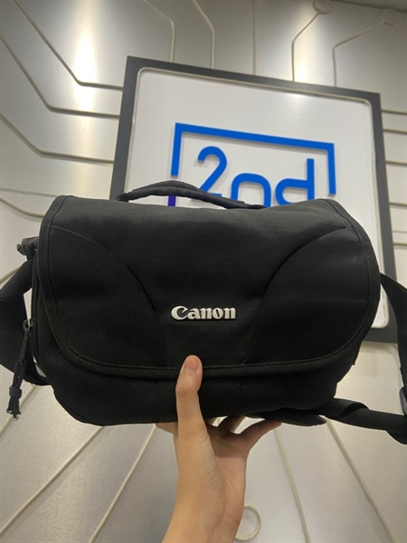 Máy ảnh Canon 650D - Màu đen - Ngoại hình: 97% - Mất 2 nắp cổng kết nối, màn ám hồng + tối cạnh nặng - Kèm túi + sạc + 1 pin 3