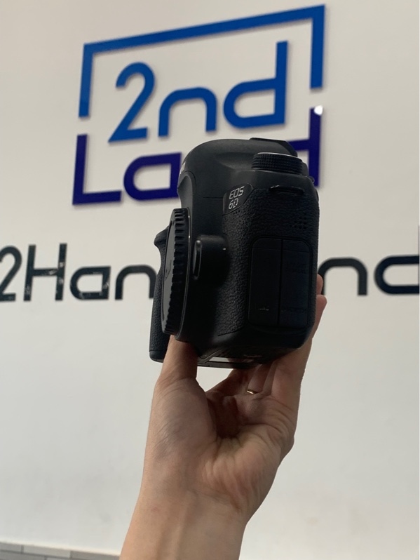 Máy ảnh Canon 6D - 10K shot - Màu đen - Ngoại hình: 97% - Kèm 1 pin + sạc