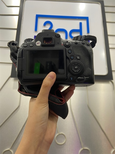 Máy ảnh Canon 6D Mark II - Màu đen - Ngoại hình: 97% - Body - Kèm 1 pin + 1 bộ sạc 1