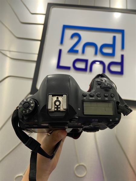 Máy ảnh Canon 6D Mark II - Màu đen - Ngoại hình: 97% - Body - Kèm 1 pin + 1 bộ sạc 2