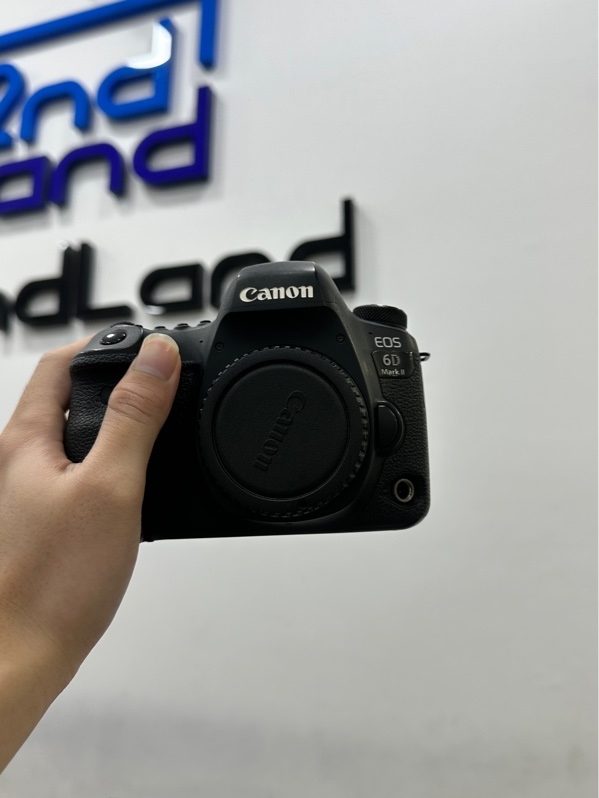 Máy ảnh Canon 6D Mark II - Màu đen - Ngoại hình 97% - Mất nắp cao su - Kèm 1 pin + 1 sạc