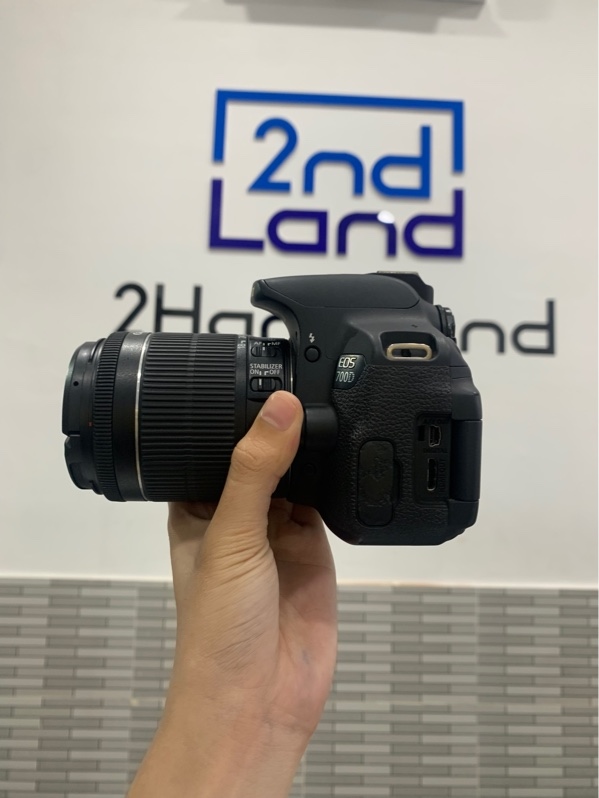 Máy ảnh Canon 700D - 25k shot - Màu đen - Ngoại hình:97% - Màn tối 4 góc nặng - Kèm lens kit 18-55mm IS STM + 2 pin linh kiện + 1 sạc