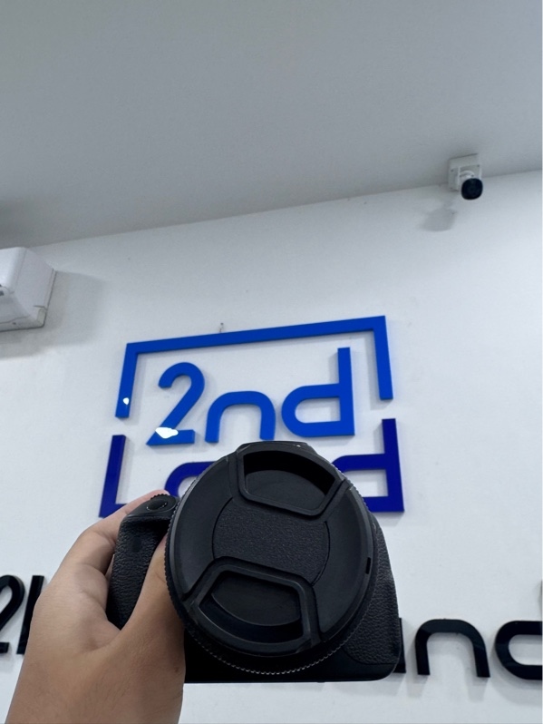 Máy ảnh Canon 700D - Màu đen - Ngoại hình 97.5% - Màn trầy - Kèm 1 pin, 1 sạc, Lens 18-55mm, 3.5-5.6