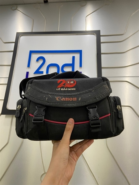 Máy ảnh Canon 700D - Màu đen - Ngoại hình: 97% - Gương lật mốc, màn hình mốc 1 chấm, dealpixel nhiều khi chụp phơi sáng - Kèm 1 pin + sạc + túi 4
