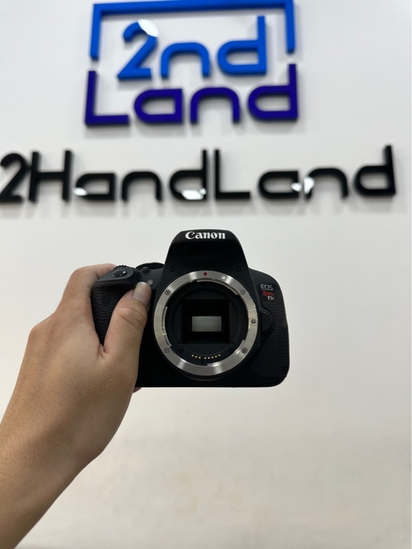 Máy ảnh Canon 700D - Màu đen - Ngoại hình 97% - Kèm sạc + 1 pin + Lens Canon ZOOM Lens EF-S 18-55mm 1:3.5-5.6 IS STM