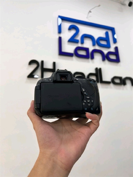 Máy ảnh Canon 700D - Màu đen - Ngoại hình 97% - kính ngắm bụi mốc ố vàng - Kèm sạc + túi + 1 pin 2