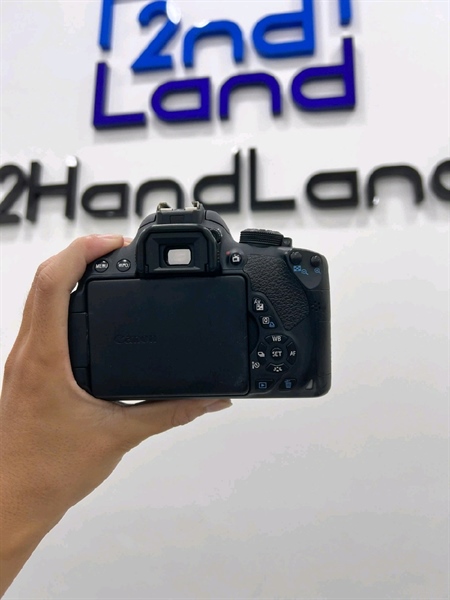 Máy ảnh Canon 700D - Màu đen - Ngoại hình 97% - Màn ám - Kèm sạc + 2 Pin 2