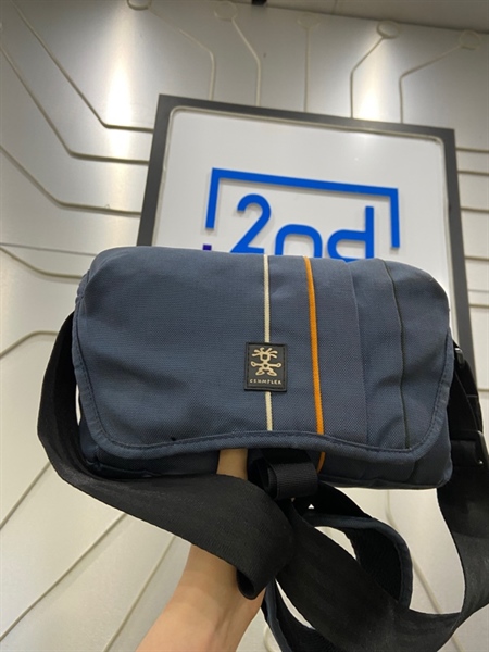 Máy ảnh Canon 700D - Màu đen - Ngoại hình: 98% - Mất 2 nắp cổng kết nối, màn ám hồng, tối viền, sensor hơn 10 điểm chết - Kèm 1 pin + dock sạc + túi 3