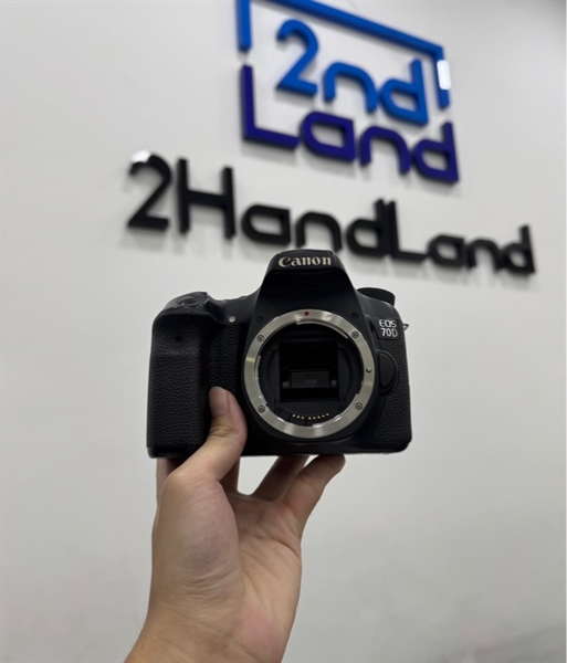 Máy ảnh Canon 70D - Màu đen - Ngoại hình 97% - màn bị ẩm nhẹ - Kèm sạc + 1 Pin