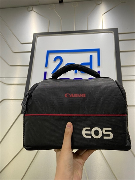 Máy ảnh Canon 70D - Màu đen - Ngoại hình: 97% - Màn phụ nứt, gương lật trầy 2 vết - Kèm túi + sạc + pin + phụ kiện vệ sinh