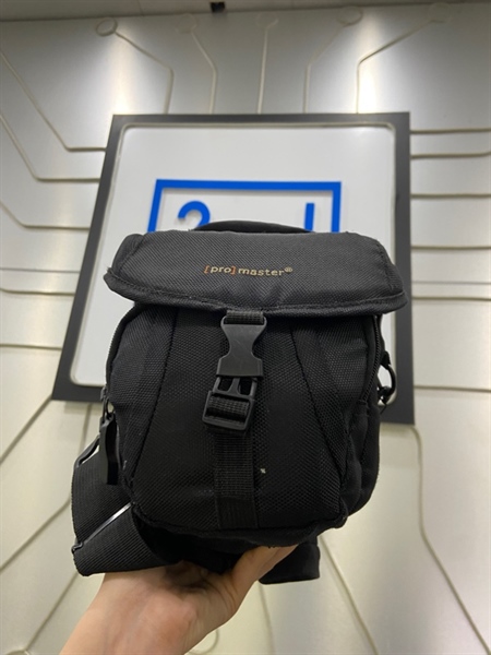 Máy ảnh Canon 70D - Màu đen - Ngoại hình: 97% - Phai màu nhẹ + dán skin - Kèm túi + 2 pin + thẻ 64GB