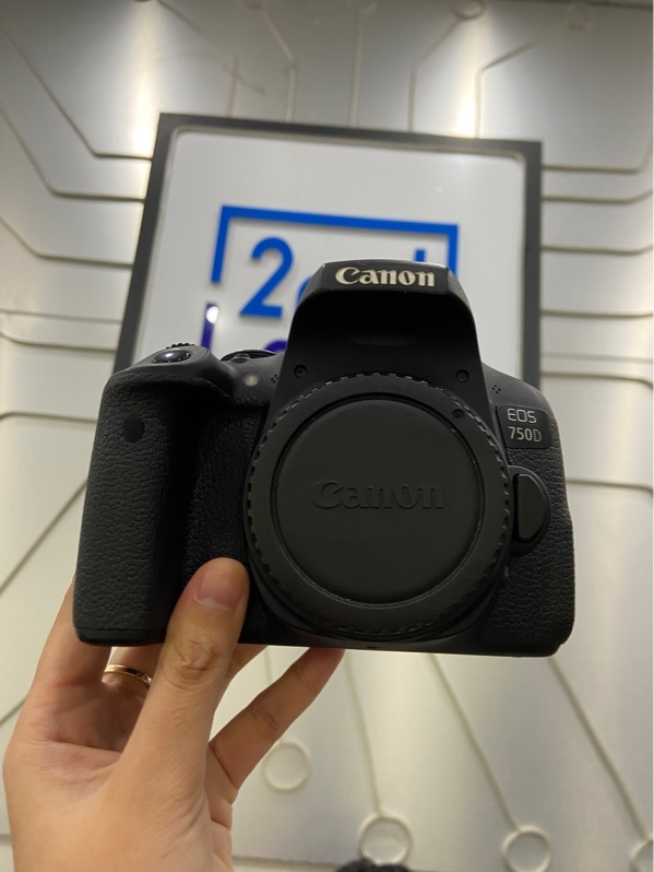 Máy ảnh Canon 750D - Màu đen - Ngoại hình: 97% - Màn ám vàng - Kèm sạc + túi vải + 1 pin