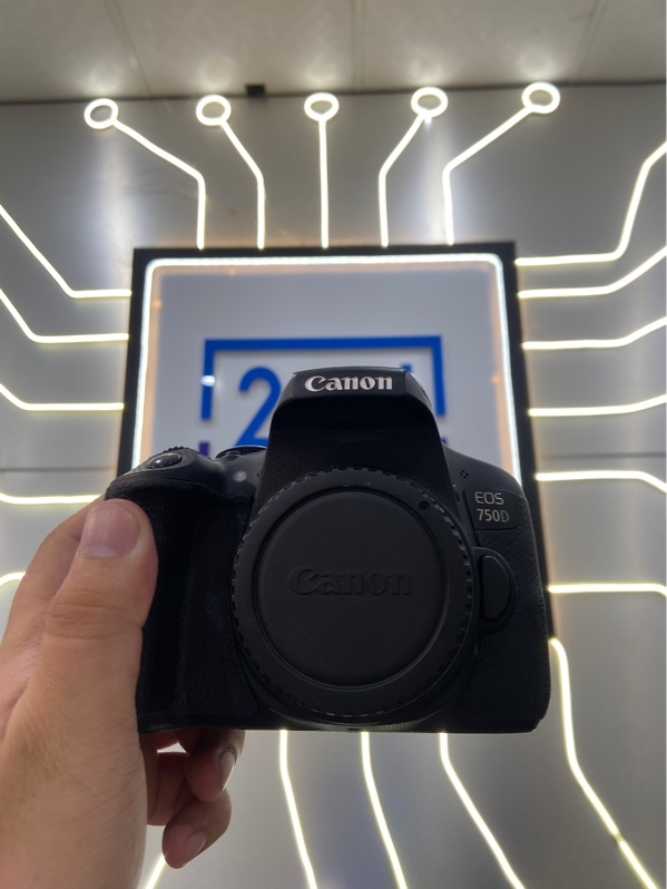 Máy ảnh Canon 750D - Màu đen - Ngoại hình: 97% - Sensor bụi trong - Kèm túi, 1 thẻ, 1 sạc 1 pin