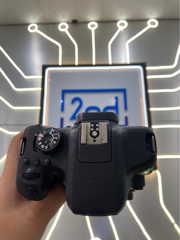 Máy ảnh Canon 750D - Màu đen - Ngoại hình: 97% - Sensor bụi trong - Kèm túi, 1 thẻ, 1 sạc 1 pin