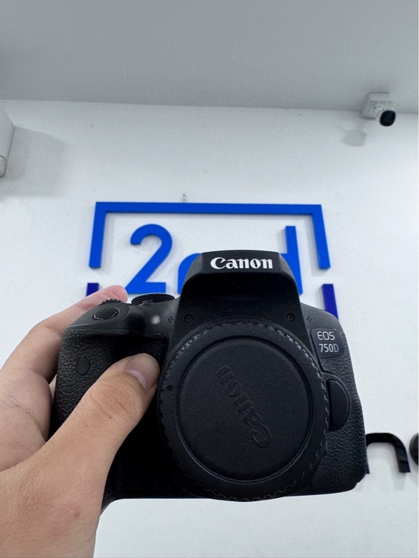Máy ảnh canon 750D - Màu đen - Ngoại hình 98% - kèm 1 pin, 1 sạc, 1 túi , Kèm lens EFS 18-55mm, f3.5-5 6, is stm - Ngoại hình 98%