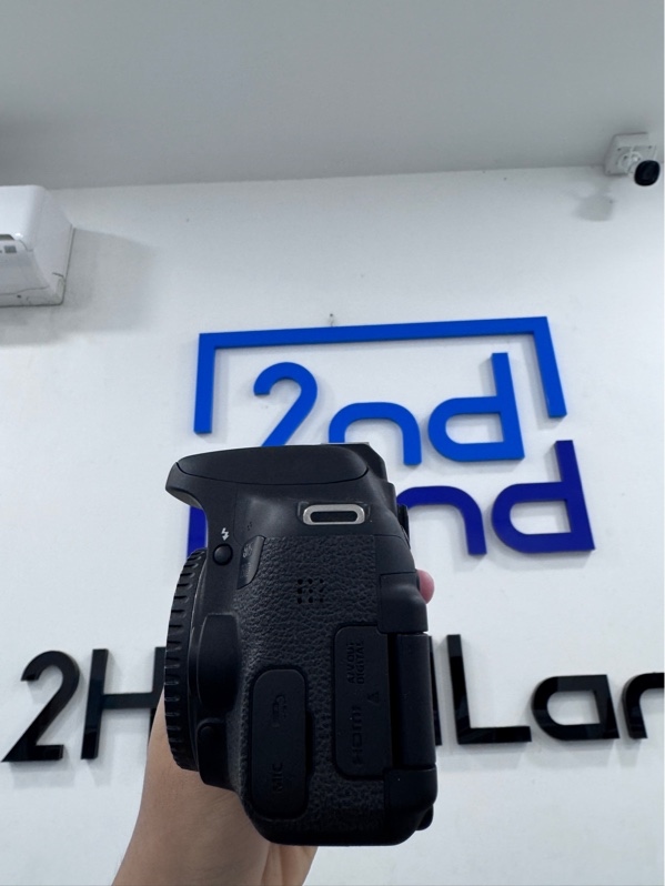 Máy ảnh canon 750D - Màu đen - Ngoại hình 98% - kèm 1 pin, 1 sạc, 1 túi , Kèm lens EFS 18-55mm, f3.5-5 6, is stm - Ngoại hình 98%