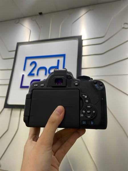Máy ảnh Canon 750D - Màu đen - Ngoại hình: 98% - Mất miếng đệm ngắm - Kèm túi + 1 Pin + dock sạc 2