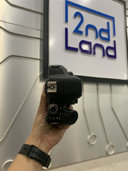 Máy ảnh Canon 800D - Màu Đen - Ngoại hình 98% - Kèm 1 thẻ nhớ 64GB + 1 Pin + 1 sạc 2