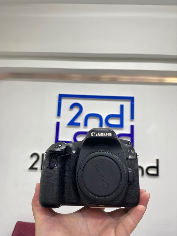 Máy ảnh Canon 80D - Màu đen - Ngoại hình 96% - Kèm 1 sạc + 2 pin